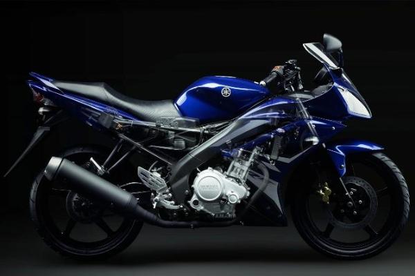 Blue Yamaha R15 in Black Night